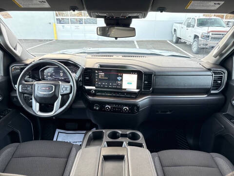 2024 GMC Sierra 1500 Elevation Standard