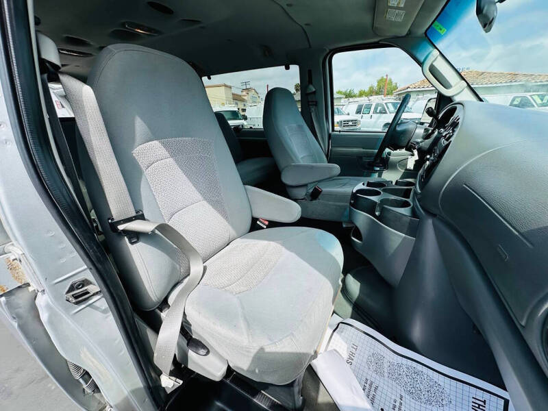 2006 Ford E-Series E-150 XLT