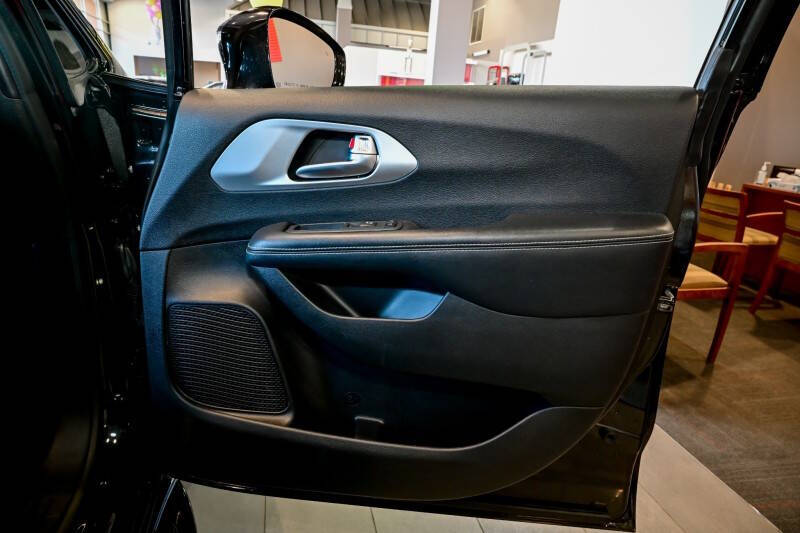 2021 Chrysler Pacifica Touring L