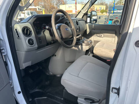 2016 Ford E-Series E-350 SD