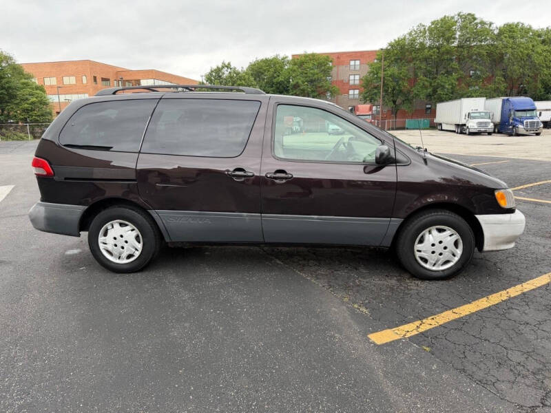 2003 Toyota Sienna LE