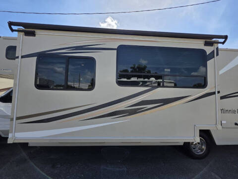 2017 Winnebago Minnie Winnie