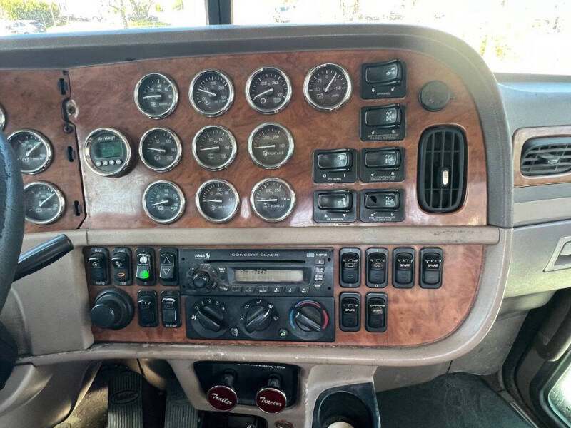 2009 Peterbilt 389