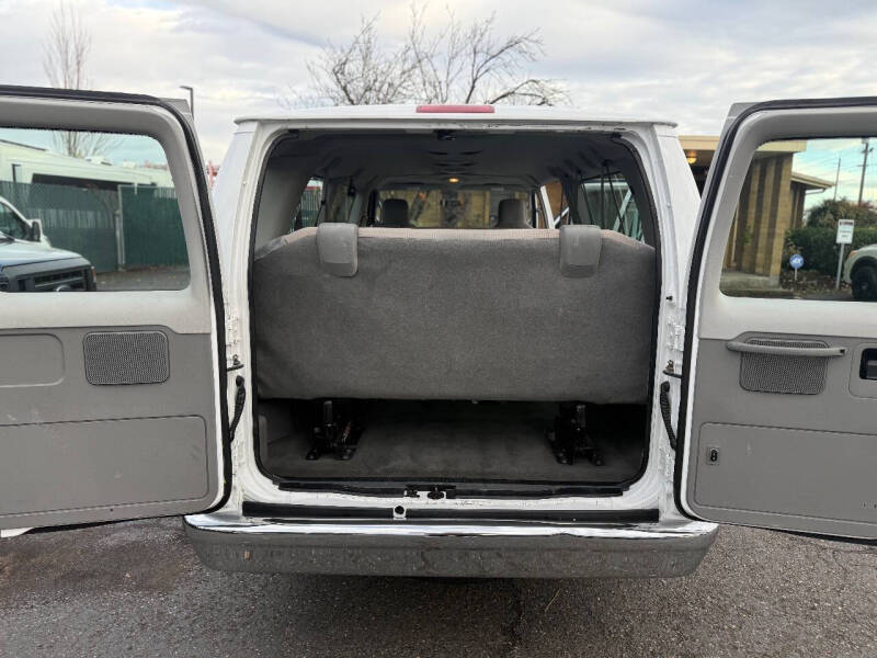 2011 Ford E-Series E-350 SD XLT