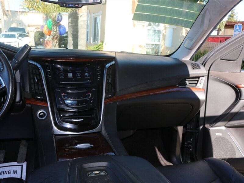 2016 Cadillac Escalade ESV Luxury Collection