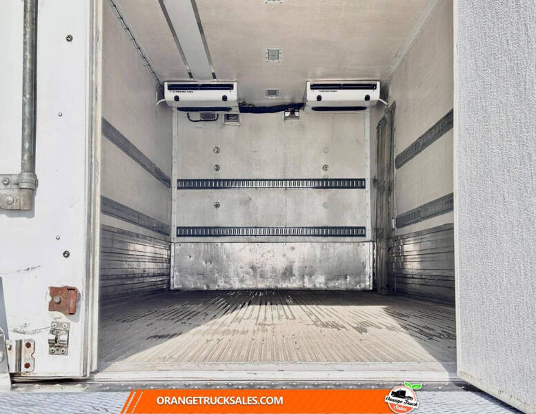 2018 Freightliner M2 106