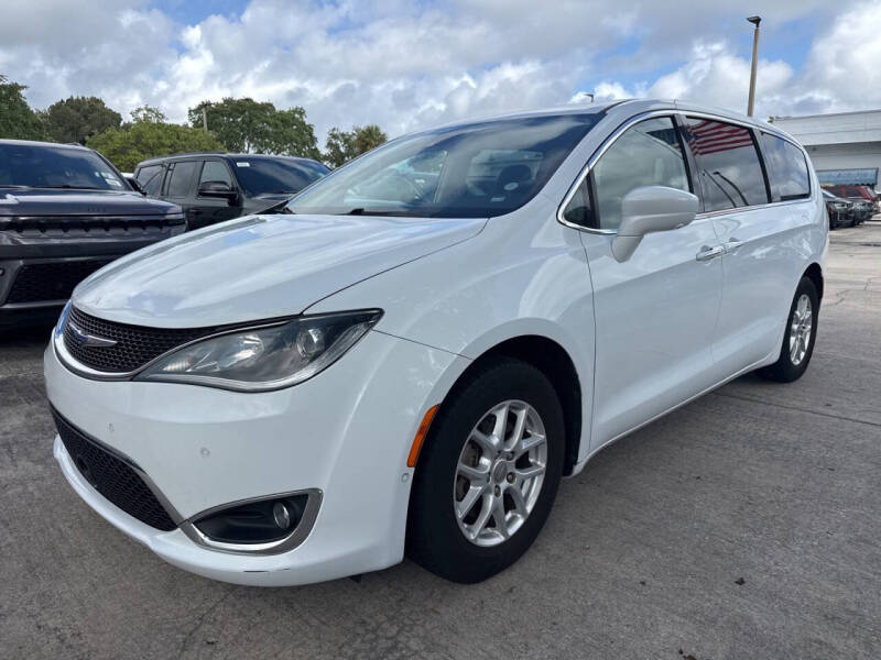 2020 Chrysler Pacifica Touring