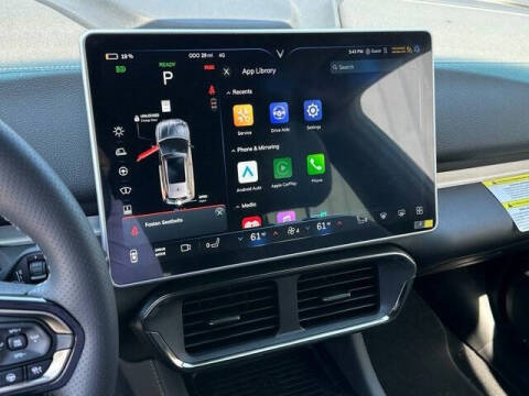 2025 VinFast VF8 Plus