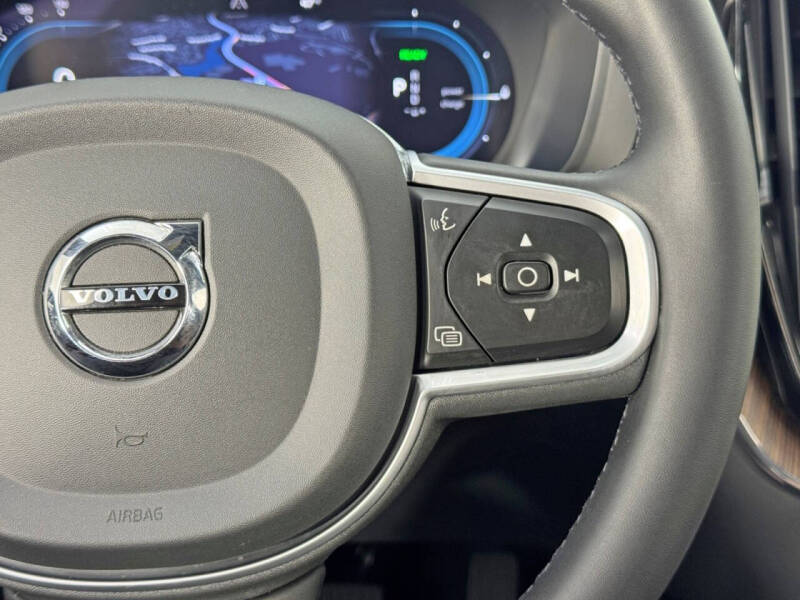 2022 Volvo XC60 Recharge T8 Inscription Expression