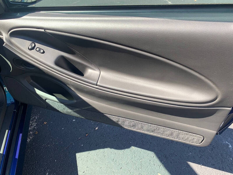 2004 Ford Mustang SVT Cobra