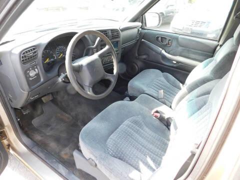 2000 Chevrolet S-10 LS