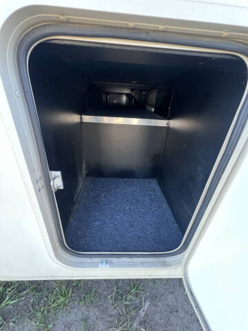 2017 Winnebago Vista 29VE