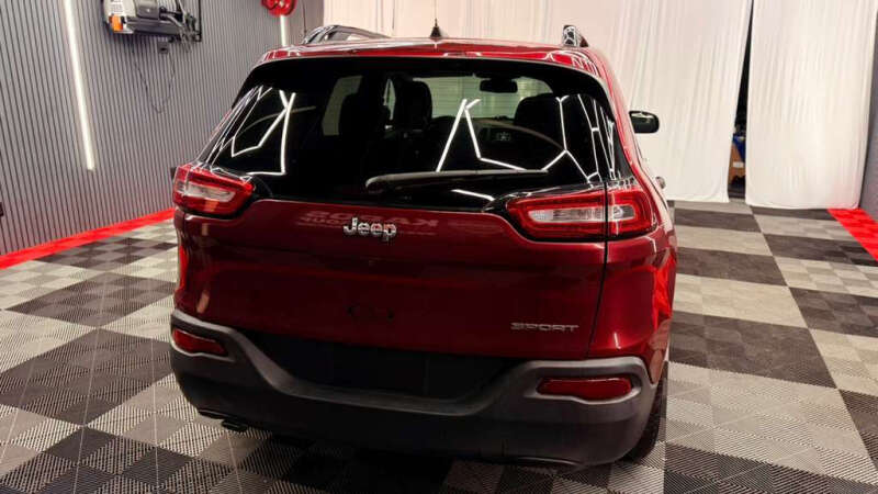 2017 Jeep Cherokee Sport