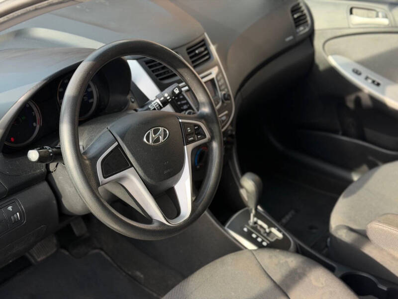 2013 Hyundai Accent GS