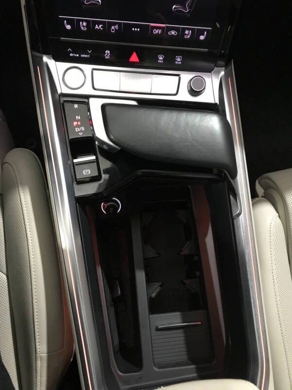 2019 Audi e-tron quattro Prestige