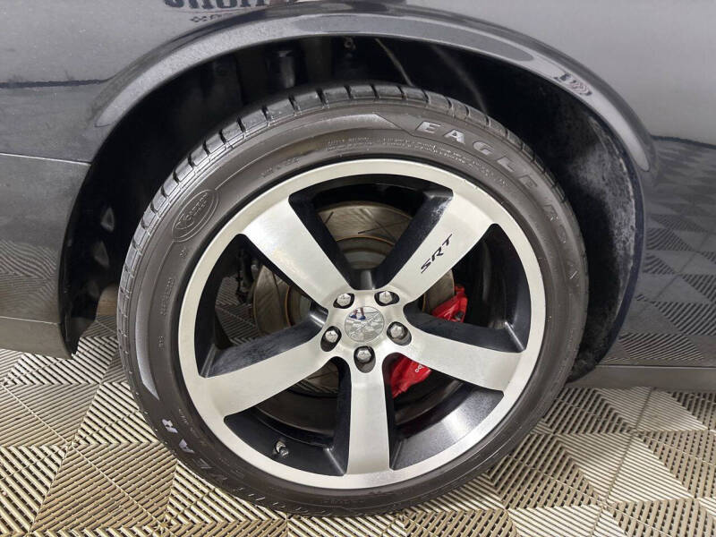 2014 Dodge Challenger SRT8