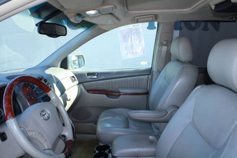 2004 Toyota Sienna XLE Limited 7 Passenger