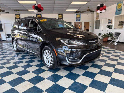 2020 Chrysler Pacifica Touring L Photo