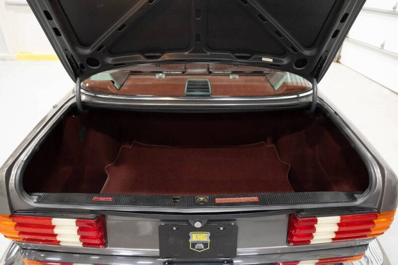 1988 Mercedes-Benz 560-Class 560 SEL