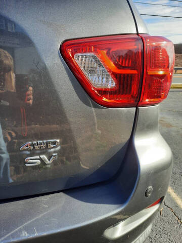 2017 Nissan Pathfinder SV