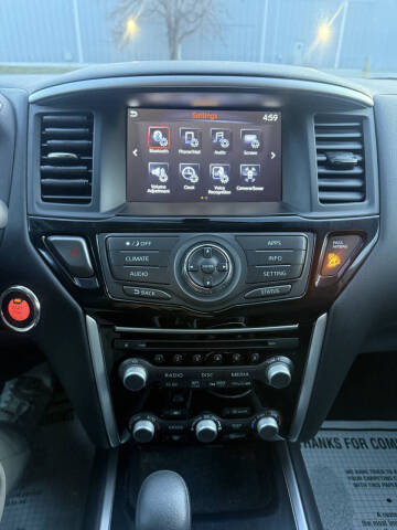 2019 Nissan Pathfinder S