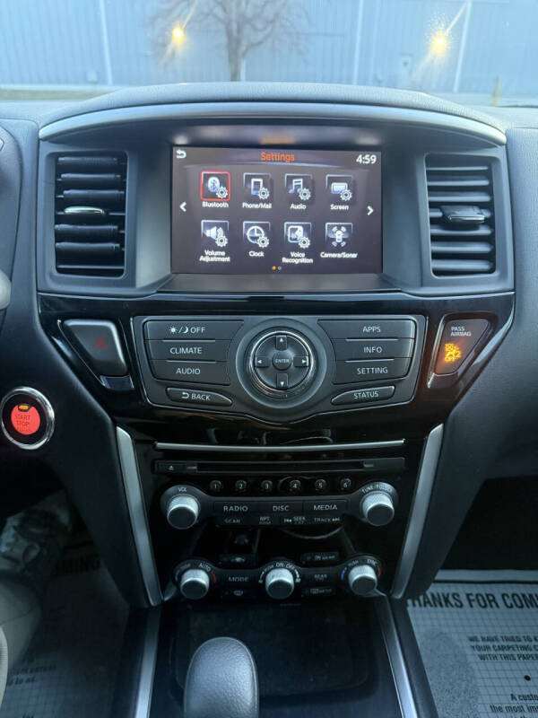 2019 Nissan Pathfinder S