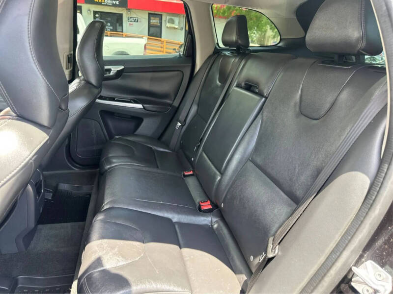 2016 Volvo XC60 T6 Drive-E Platinum