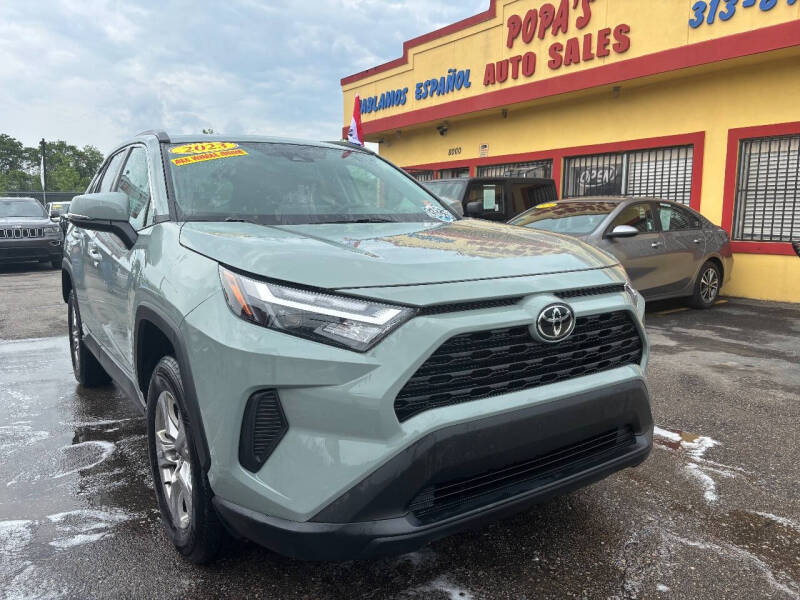 2023 Toyota RAV4 XLE's photo