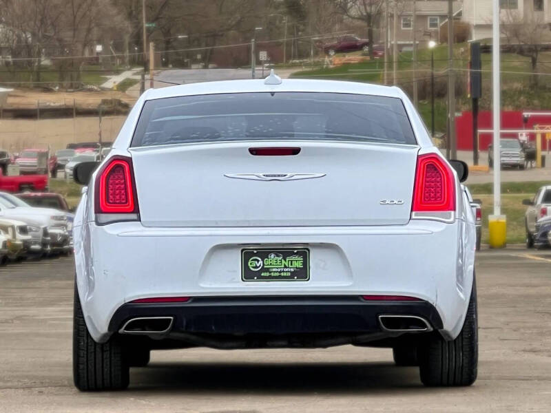 2019 Chrysler 300