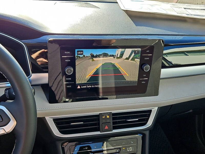 2026 Volkswagen Taos SE