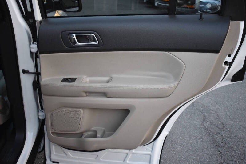 2014 Ford Explorer Base photo 62