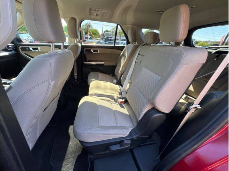 2023 Ford Explorer XLT - Photo 17
