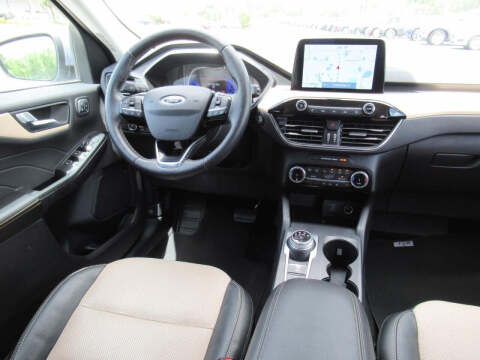 2022 Ford Escape Titanium