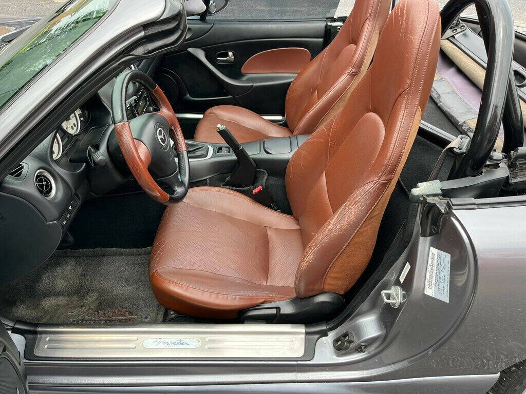 2002 Mazda MX-5 Miata 23