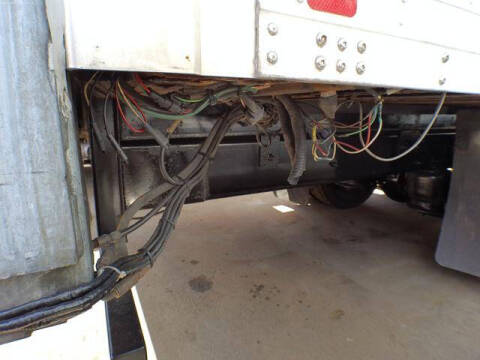 2017 Freightliner M2 106