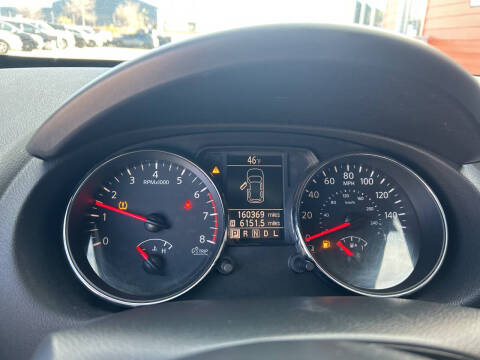 2011 Nissan Rogue S Krom