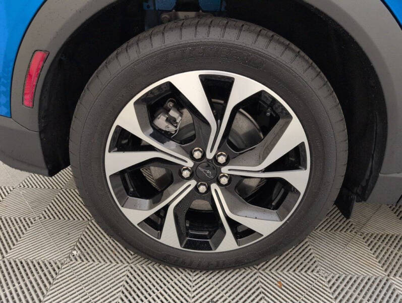 2025 Ford Mustang Mach-E Select