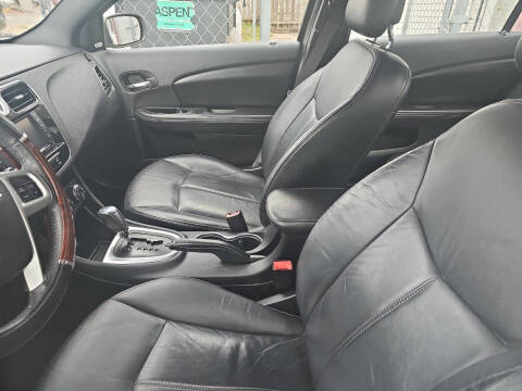 2013 Chrysler 200 Limited