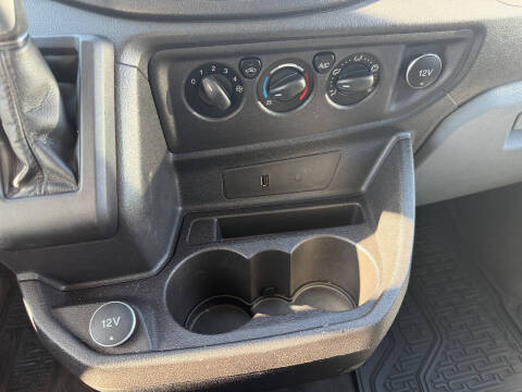 2017 Ford Transit 150 XLT