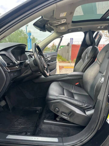 2017 Volvo XC90 T5 Momentum