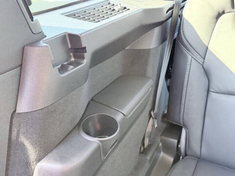 2025 Volvo XC90 T8 Ultra Bright Theme 6P