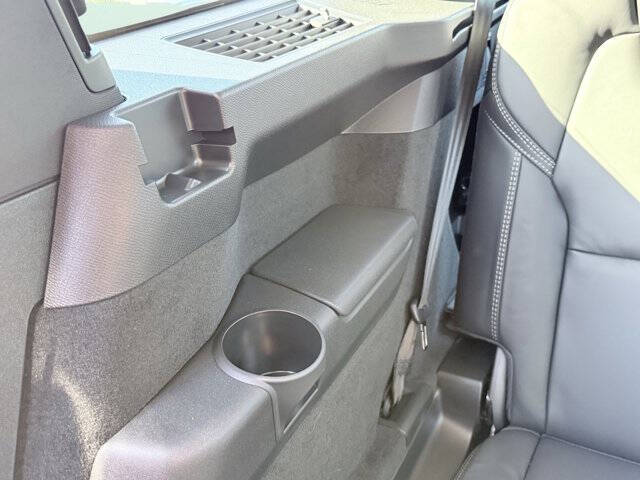 2025 Volvo XC90 T8 Ultra Bright Theme 6P