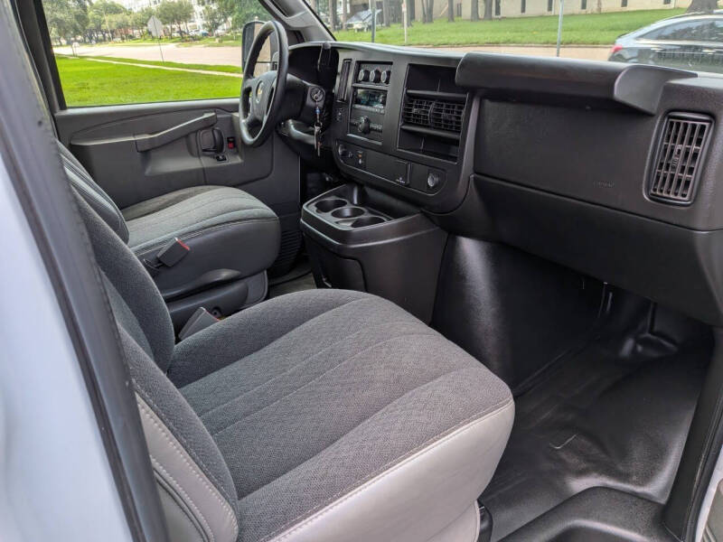 2024 Chevrolet Express 2500