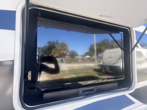 2021 Thor Motor Coach Hurricane