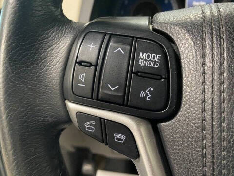 2017 Toyota Sienna XLE 8-Passenger