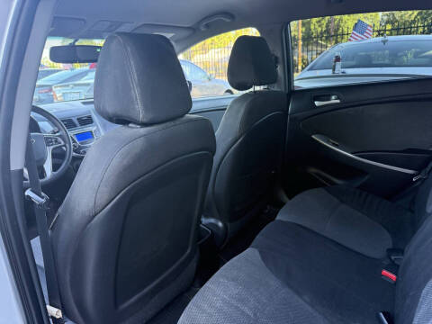 2013 Hyundai Accent GS