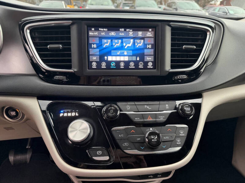 2020 Chrysler Pacifica Touring L