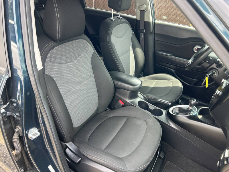 2017 Kia Soul +