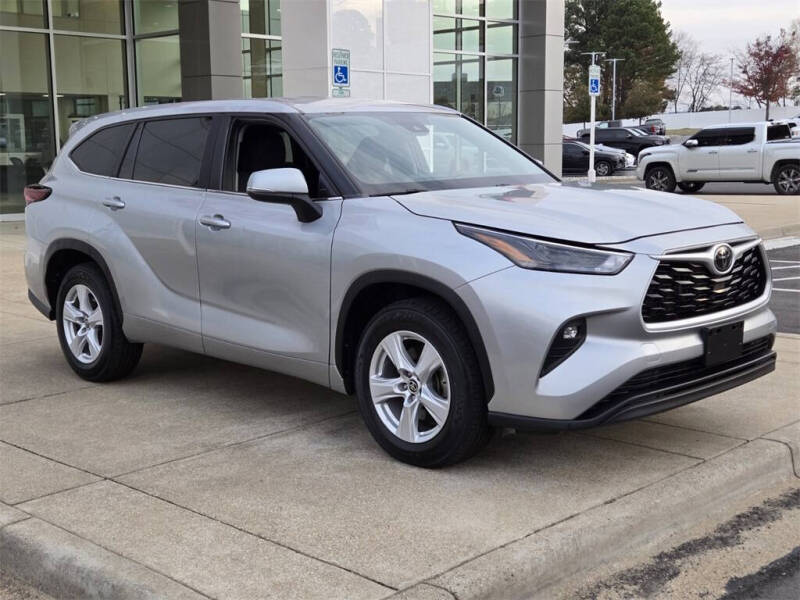 2024 Toyota Highlander LE