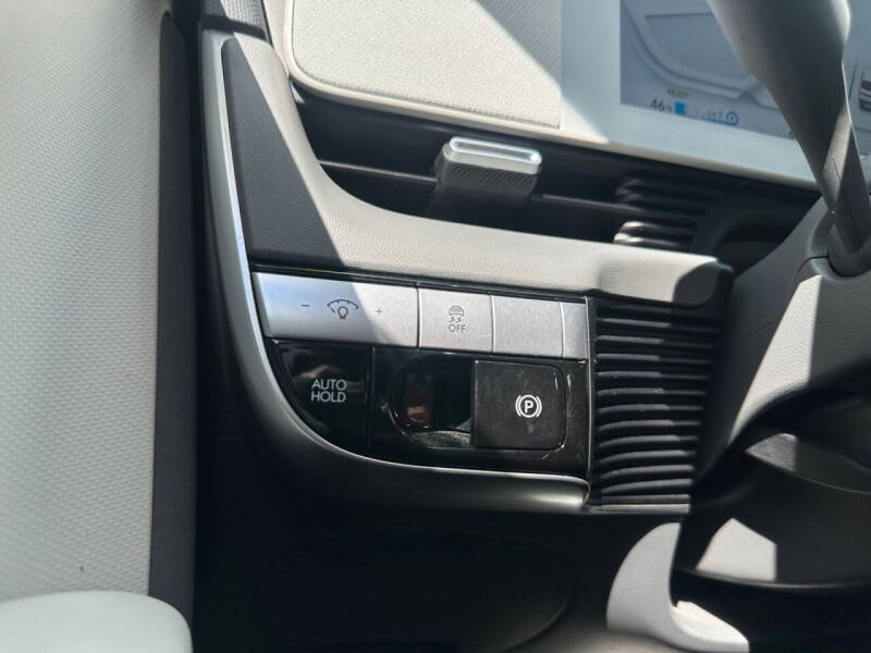 2024 Hyundai Ioniq 5 SE Standard Range